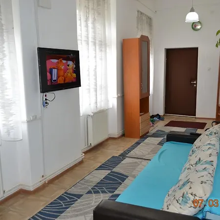 Apartament Sara *