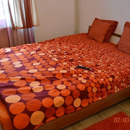 Apartament Sara *